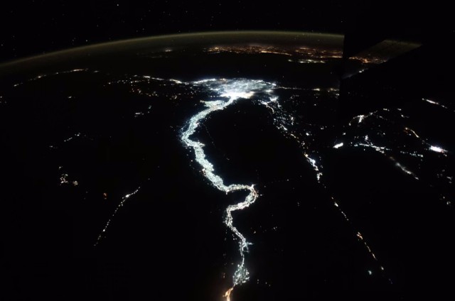 Красота Земли с орбиты (25 фото) - 27.05.2024